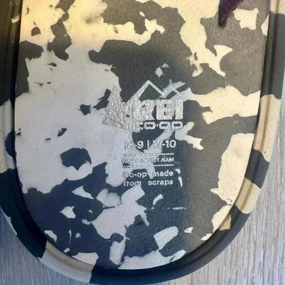 REI Recycled Wide-Strap Flip-Flops Pride Rainbow  Men’s 9 sandals women’s 10 - Picture 5 of 5